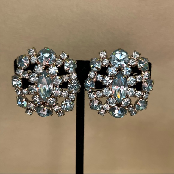 Jewelry - Vintage Pale Blue Rhinestone Clip On Earrings